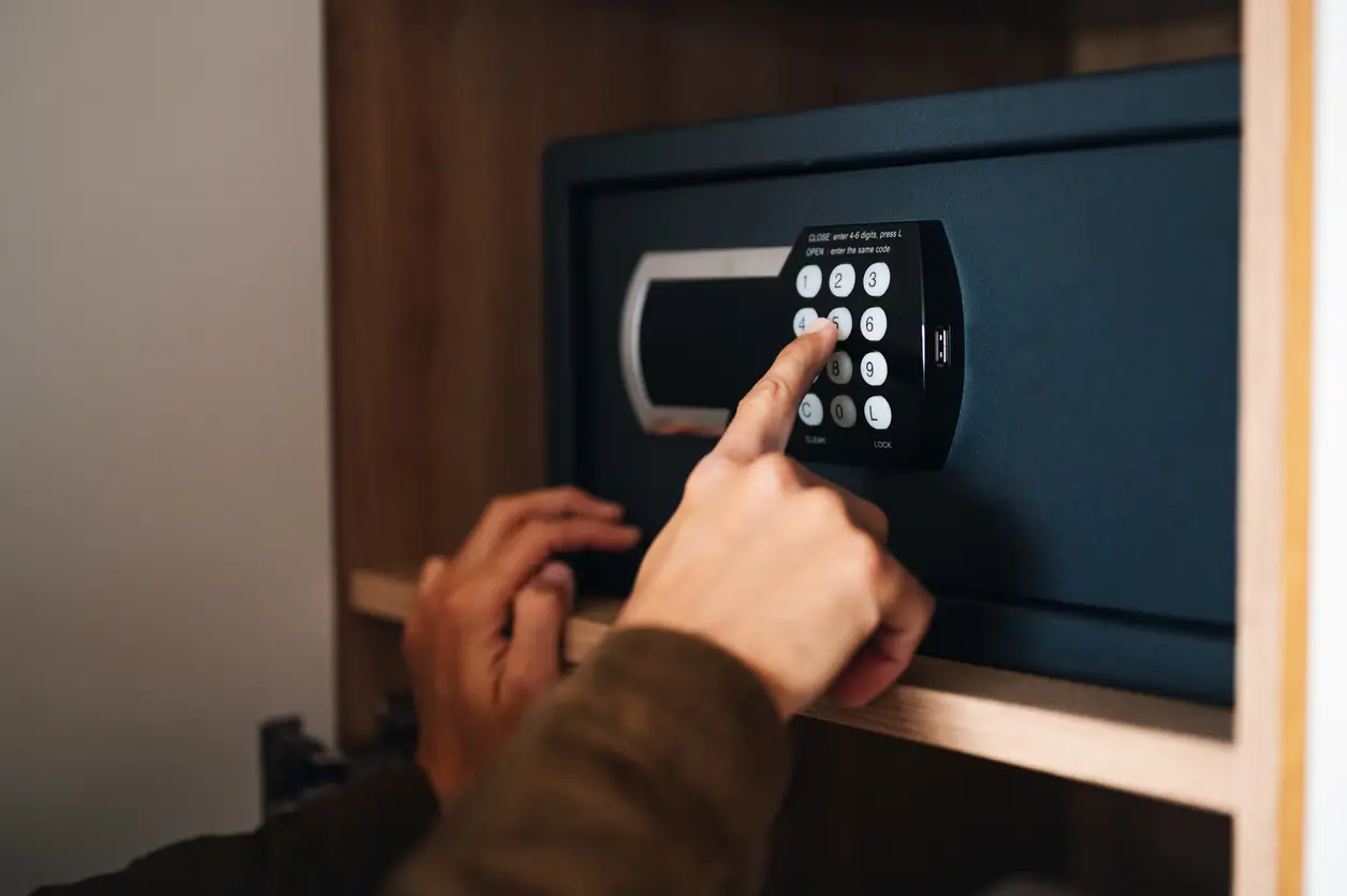 How to keep your valuables safe on holiday
