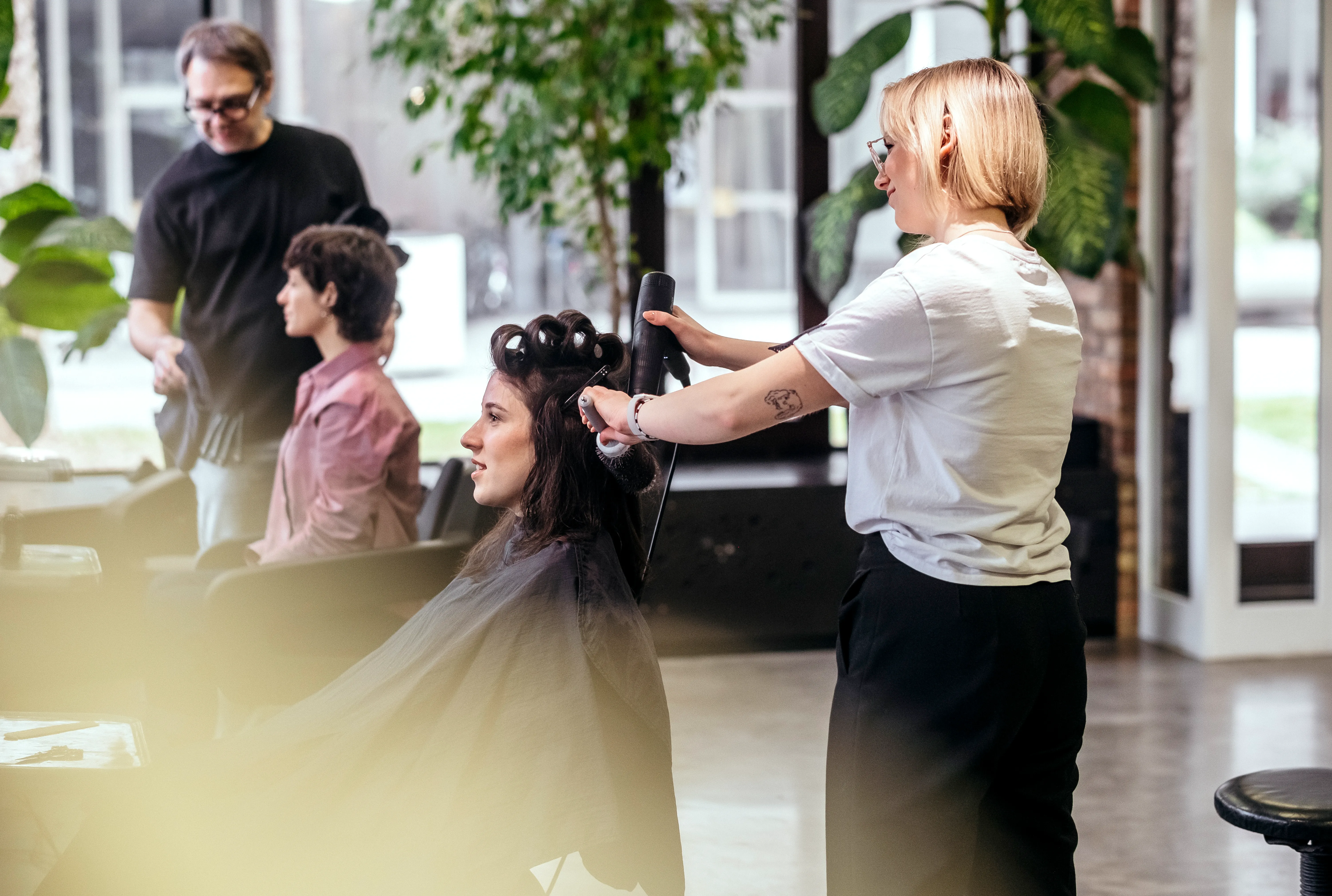 What are the requirements to open a hair salon in the UK?