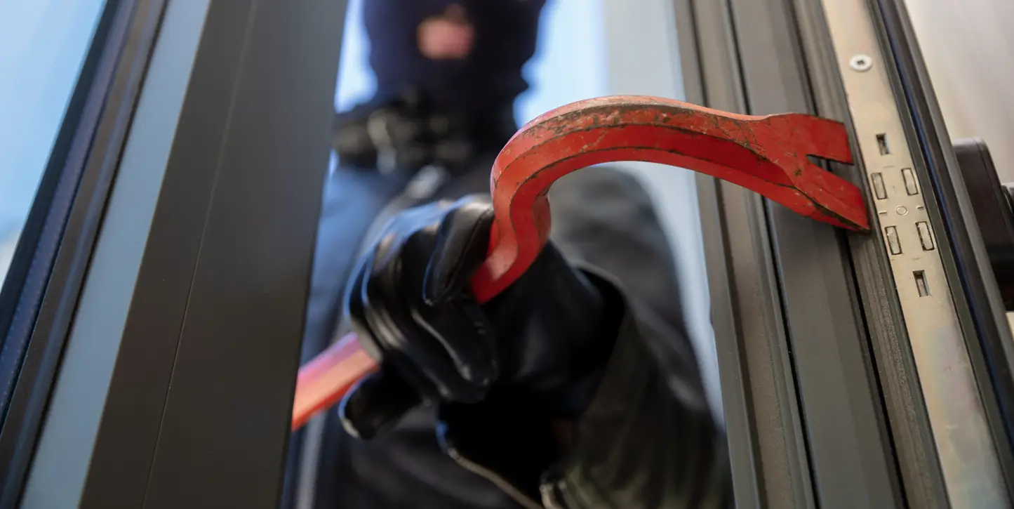 How many caravans are stolen in the UK?